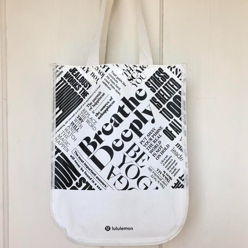 NWOT Lululemon Women's White Breathe Deeply Motivational Small Tote Lunch Bag